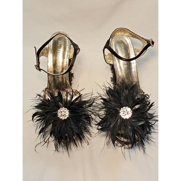 NEW AZALEA WANG Feather & Crystal Ankle Strap Rivet Platform Sandals Size 7.5 - Picture 3 of 12